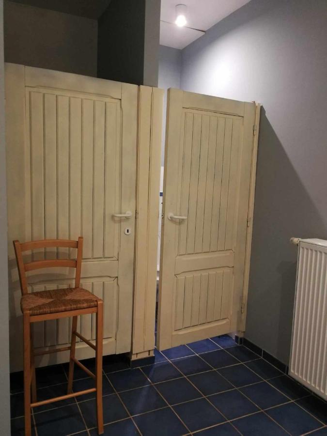 Megi Des Aguesses Pensionat Andenne Eksteriør billede